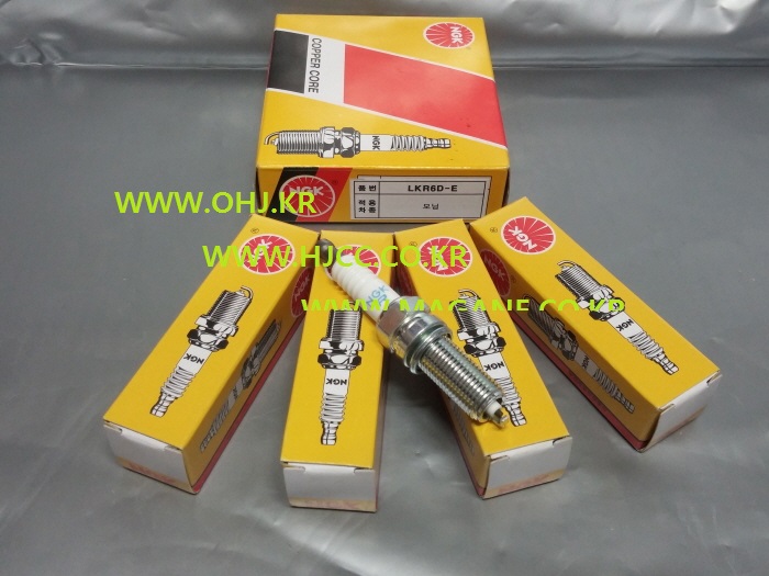 신형엑센트 점화플러그 스파크플러그 18843 08062 LKR6D E 1세트4개 NGK플러그
